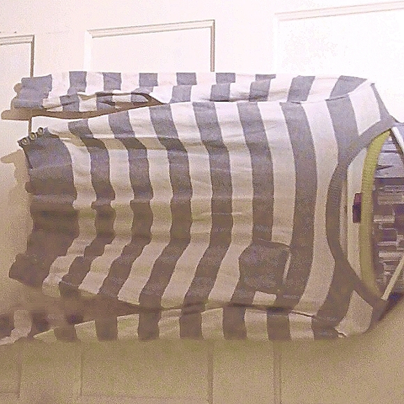 Sweater - Picture 1 of 3